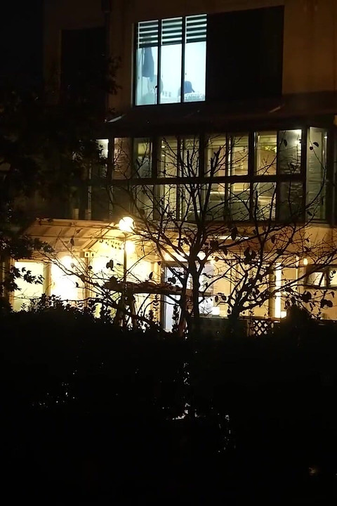 Studentica koja priznaje bez grudnjaka - prvo seks, poslije ljubav