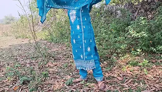 Hintli çift seks kocası karısını sikiyor