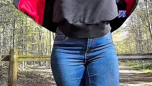 Ich Fingere Meinen Arsch Im Wald Und Spritze