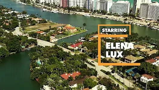 Es ist POV.  Elena Lux will, dass du sie jetzt fickierst