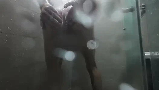 Er Fickte Mich, Während Ich Versuchte, Eine Friedliche Dusche Zu Nehmen