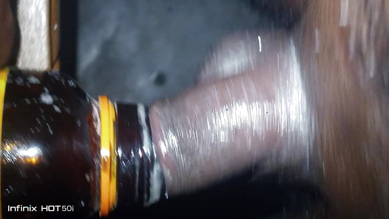 Step Mom helping her Step Son cum quickly on her round ass while watching the World Cup