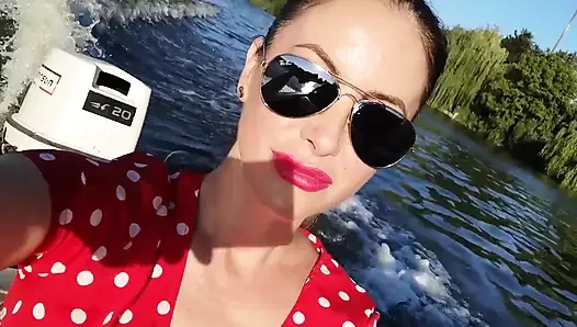 I Flash My Sexy Body on the Boat Ride with My Friends