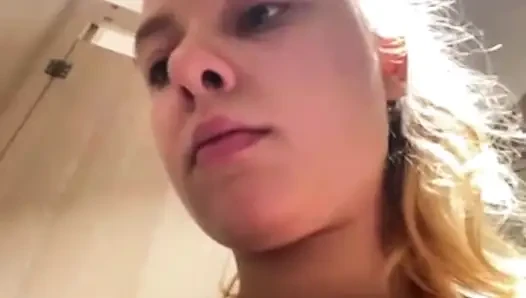 Public Squirting in the changing room with jucielussie