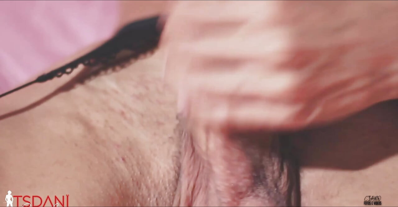 การถ่ายภาพที่บ้านแสนสวยกับ Daniela Santos ปล่อยนมมากมายให้คุณ