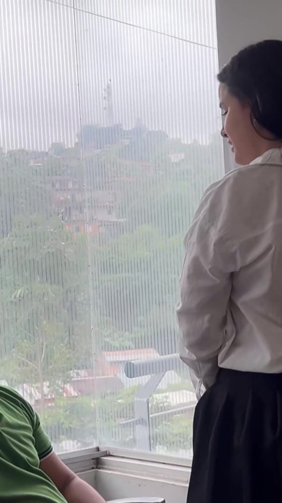 STUDENT HIS TEACHER IN THE CLASSROOM! ANECDOTE? I MY TEACHER MARA! | Clip 1