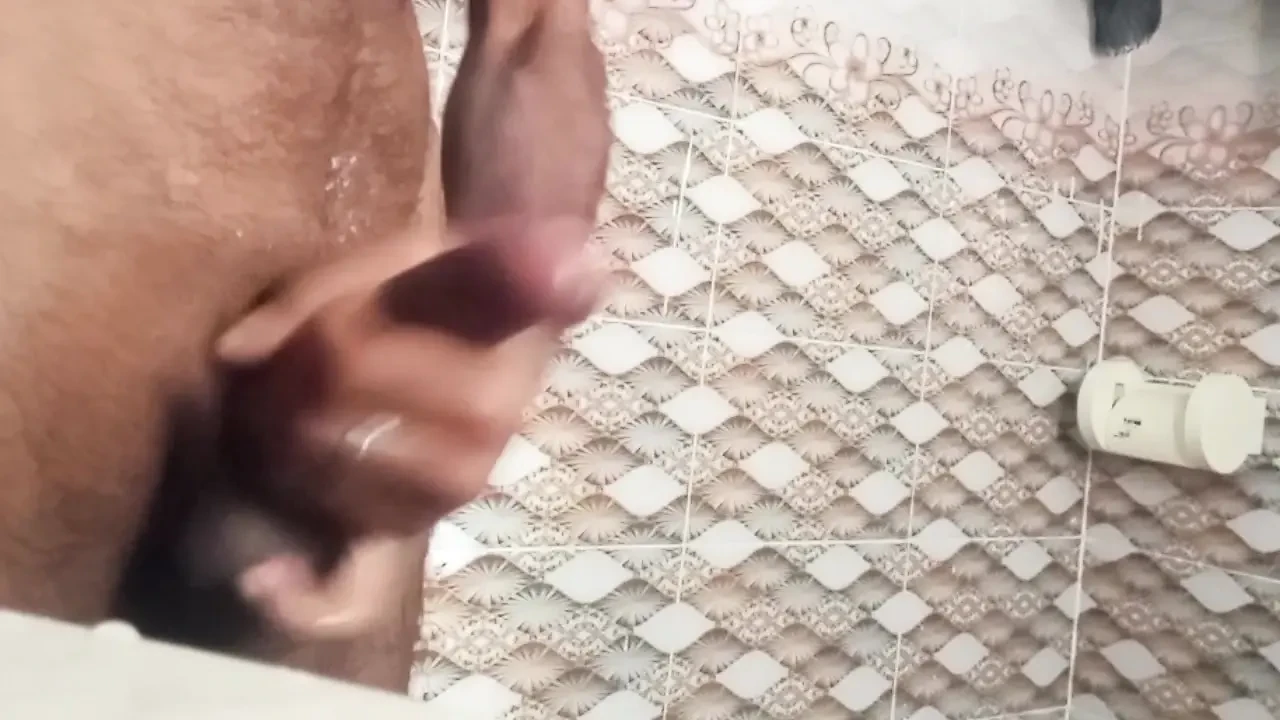 Ho visto le tette dei miei insegnanti e mi masturbo sulla faccia