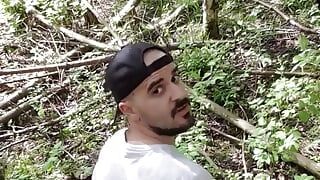 Floresta masturbando