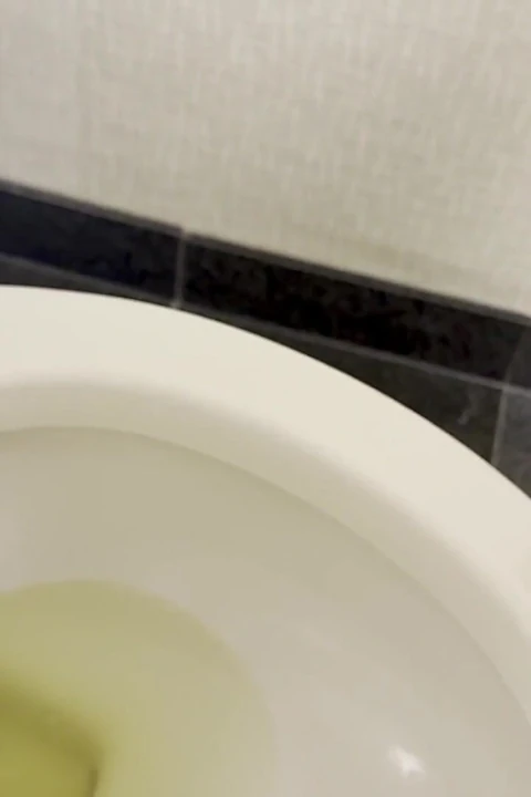 White Guy Wants to Pee on You