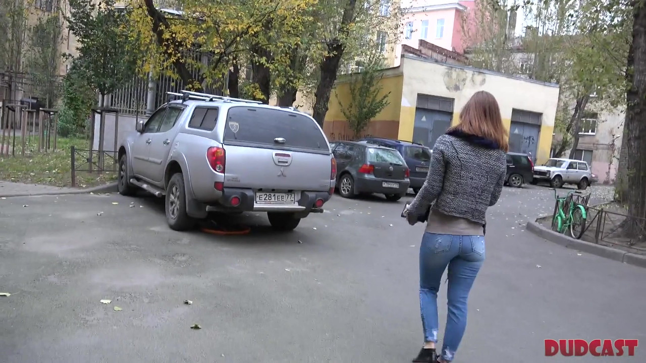 漂亮女孩被骗与所谓的经纪人发生性关系