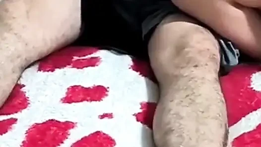 Siyah sevgilim tarafından dölleniyorken kirli ayaklarımı kameraya gösteriyorum