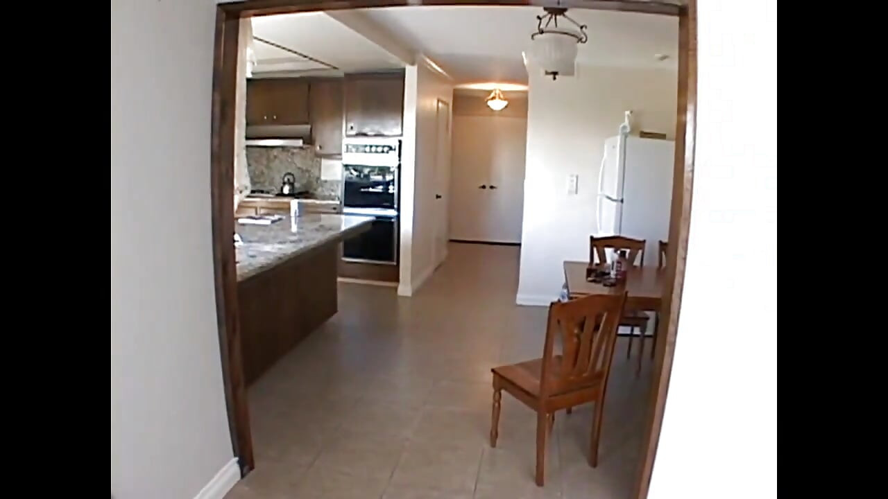 Quiero ser follada como una puta y dos grandes pollas duras corriéndose en mi boca