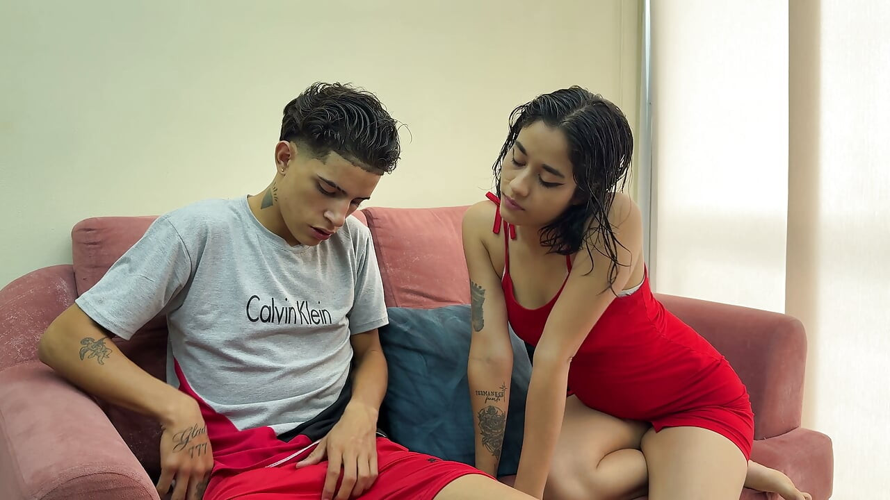My neighbor takes advantage and asks me for anal sex for an exchange of favors and ends up me very well until I cum.