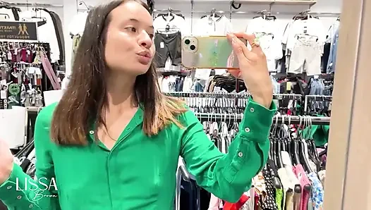 Ich masturbiere in einer öffentlichen umkleidekabine