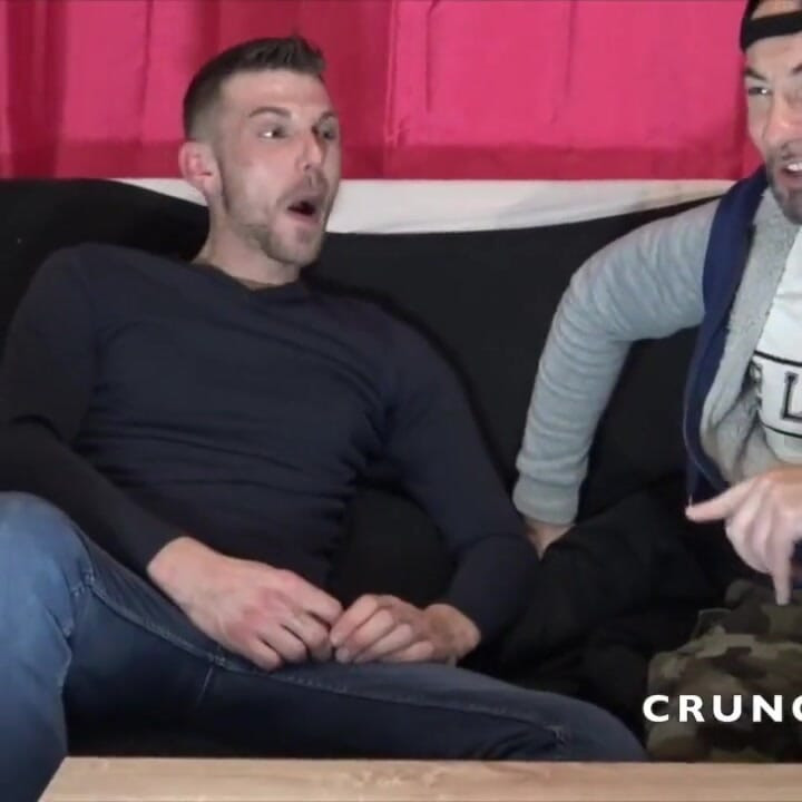 亚历克斯被米卡的xxl鸡巴抽插