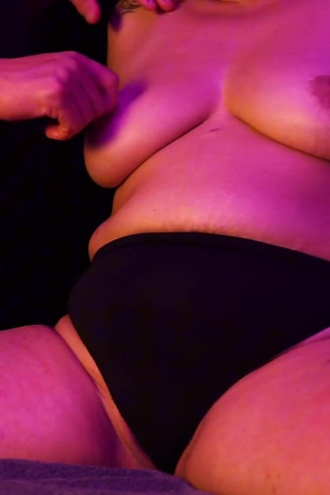 A Firm Grip, Explosive Orgasms, and Fluids Everywhere: the Hot Show of Delicious Domination.