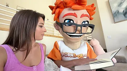 Büyük yarağım küçük memeli esmer Sadie Schafer döllenene kadar domalarak ayakta esnetiyor