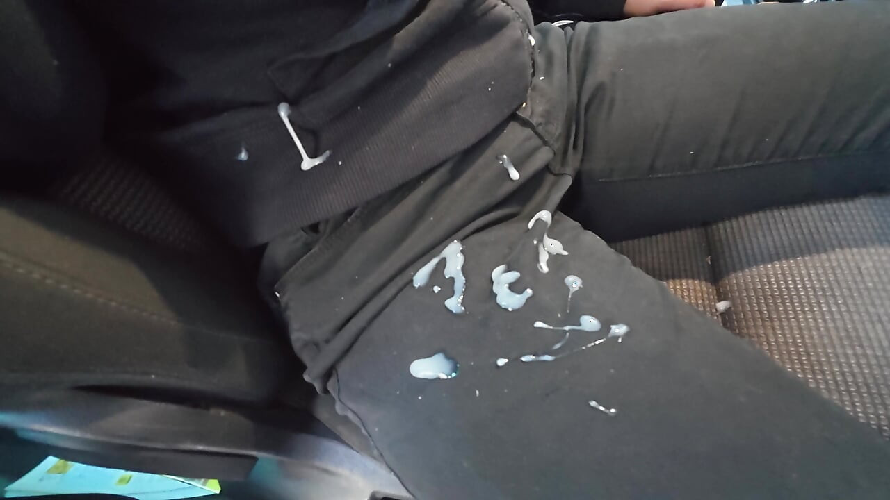Massive cumshot!!!! I gave a stranger a handjob and he came all over me