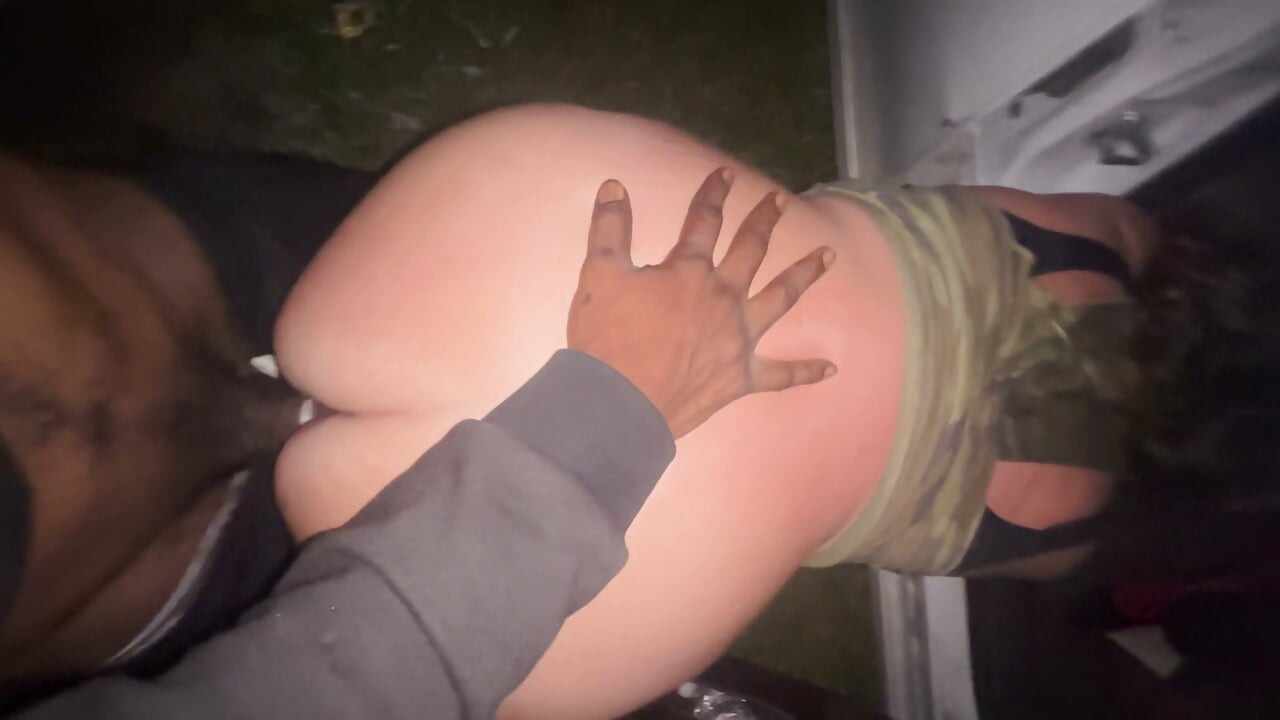 Roadside Head & Facial - Blonde fucks bbc in public