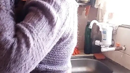 Üvey annemle birlikte hızla buzdolabına koy, ta ki peynirle dolacak olana kadar!