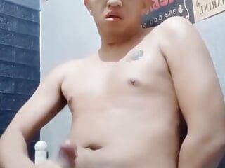Jovem Philippino em casa masturbando 2