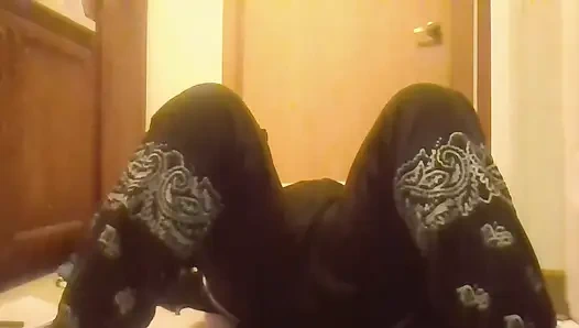 Büyük natuarl tas ve yüzüne sıkı amcık boşalması