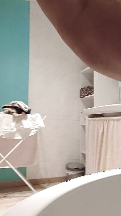 A Normal Morning of an Exhibitionist