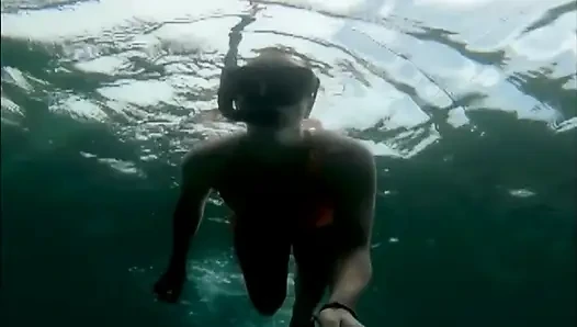 Snorkel Slut: Tight Bikini, Dive Mask & Underwater Fin Tease