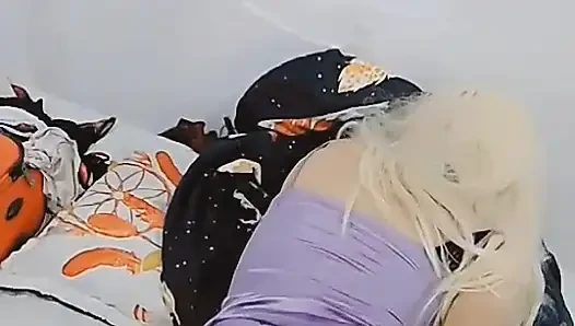 Mature closet shemale loves to sit on cock