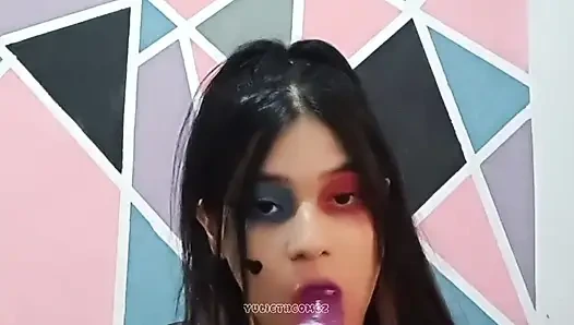 Sadık takipçilerimle görüntülü görüşmeler size büyük göğüslerimi ve vajinamı gösteriyorum