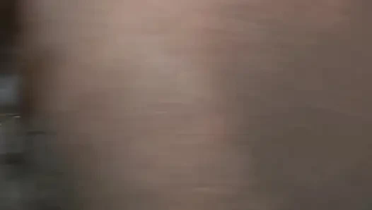 Жена Dasi наслаждается сексом пуджи, наслаждаясь мужем бисексуальным