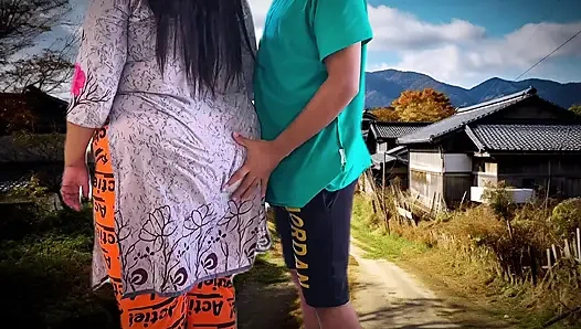 Tabu seks komşu Müslüman büyük göt ve büyük amcık arkadaşlar Mısır köyü sokağında sikiliyor!