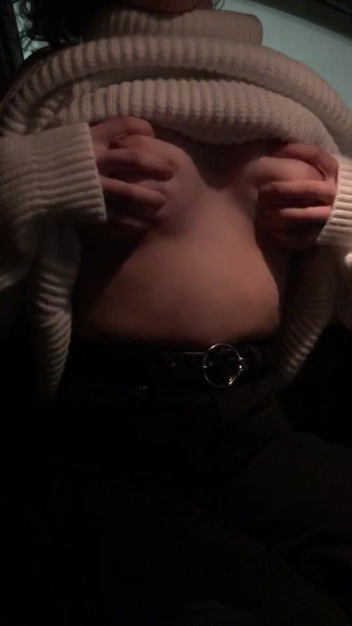 Surprise sous une veste d'un inconnu ...