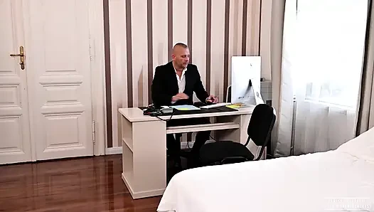 Нимфа Rebecca идет к врачу