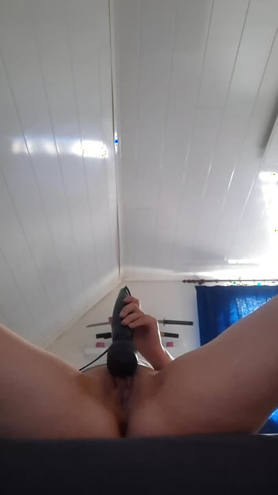 ผัวกูทํางานและกูเงี่ยน