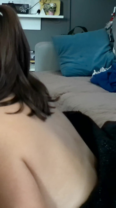 Morning Blowjob and Smoke While Sucking Dick