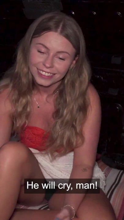 Otrogen blond Samantha Joiner får creampie från främling hårt snabbt knull med skotsk tjej | Klipp 1