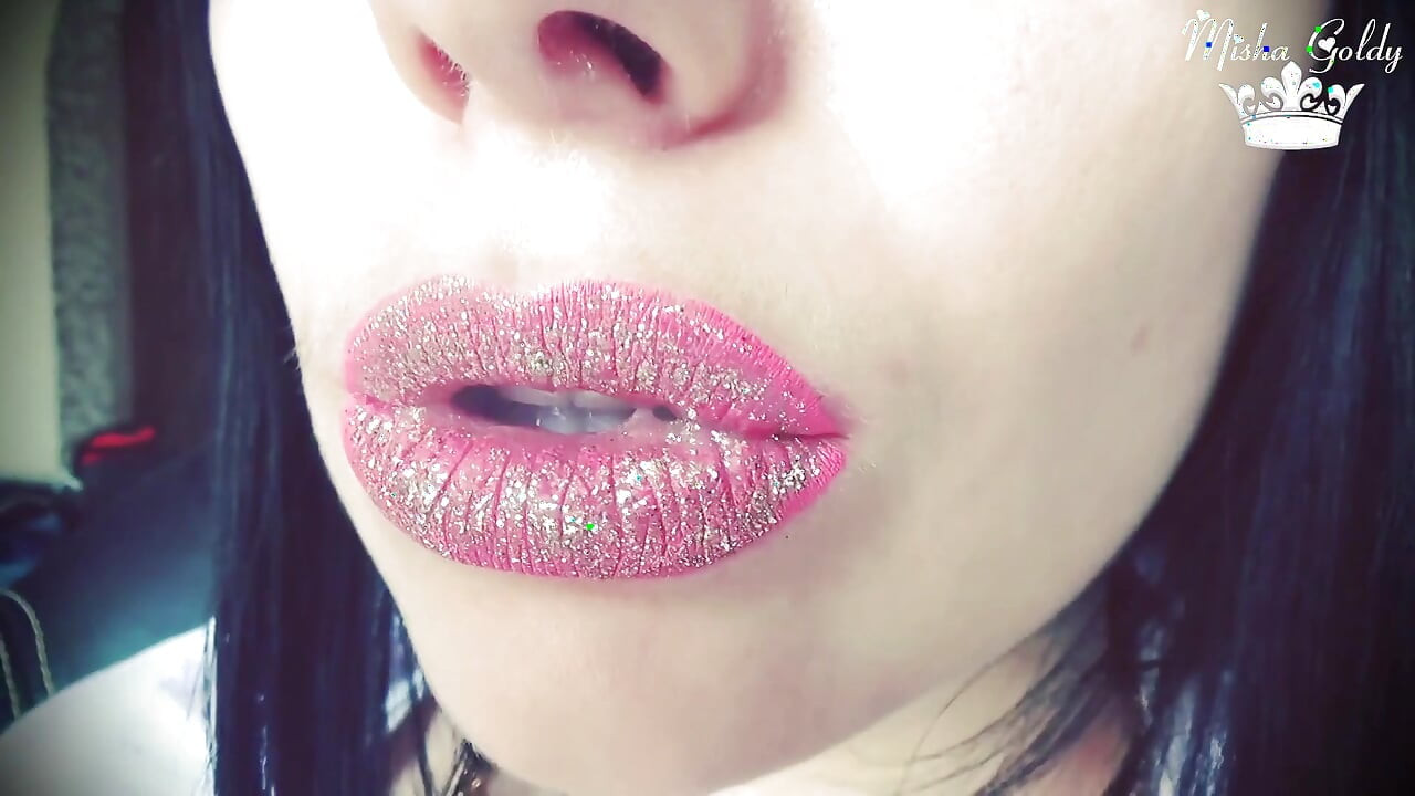 Hookah smoking & lipstick fetish