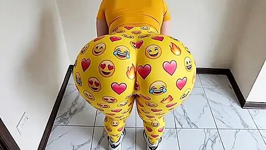 big butt in bouncing emoji leggings