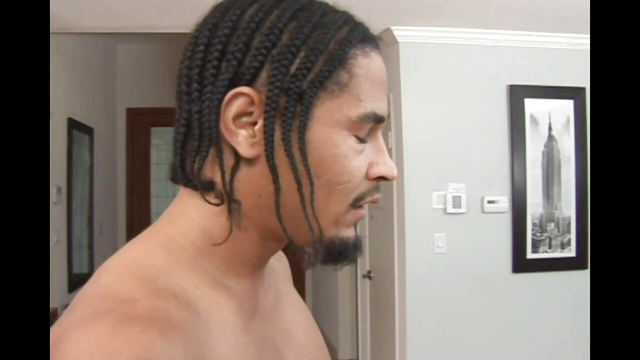 프로처럼 하드코어 자지를 타는 흑인 여왕!