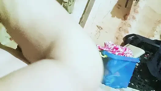 Filipina wife share pussy with her college friend
