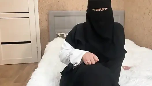 Suriyeli üvey anne üvey oğluna mastürbasyon talimatları veriyor