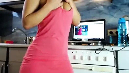 Sexydea pamer pantat di live webcam
