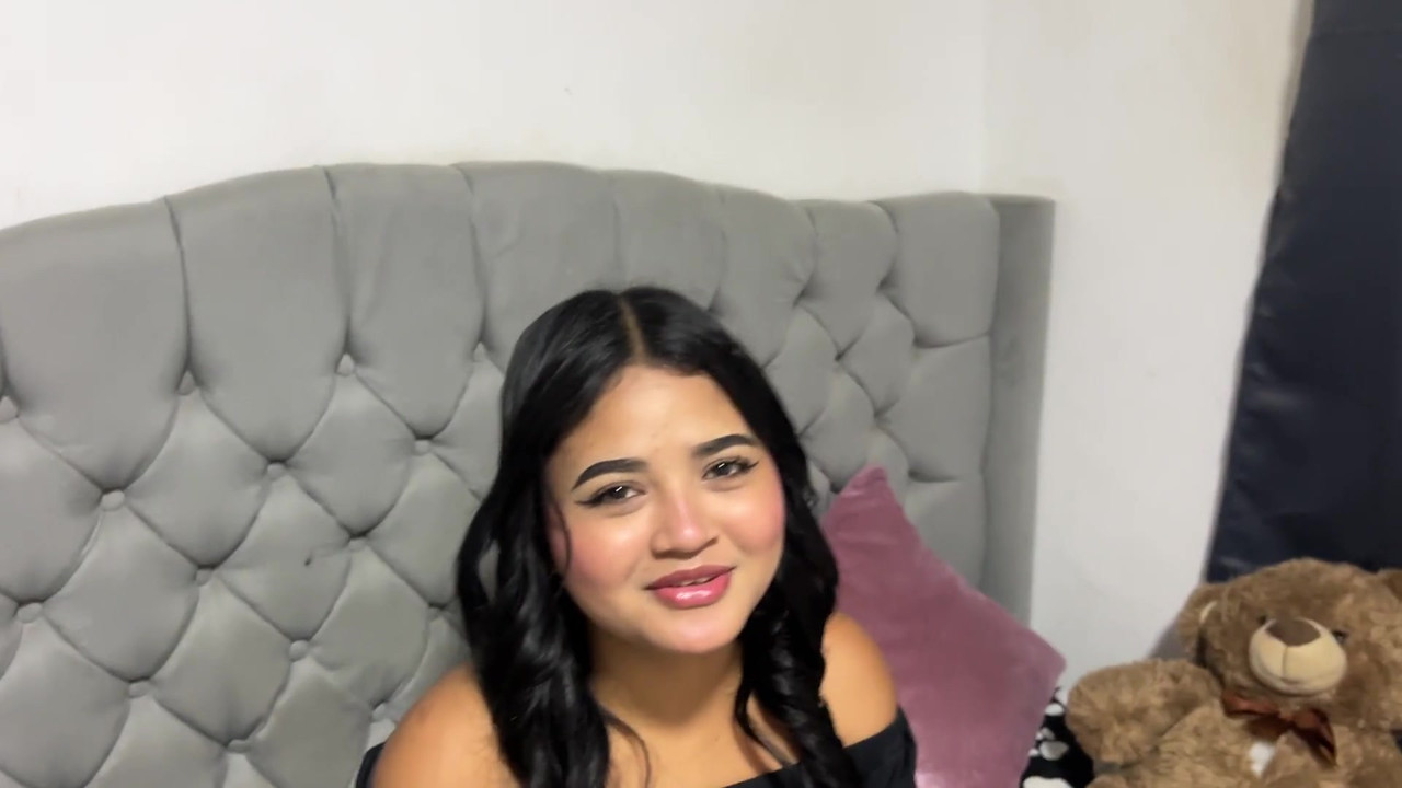 Üvey anne kendini tutamaz ve fantezilerini gerçekleştirmeye cesaret eder