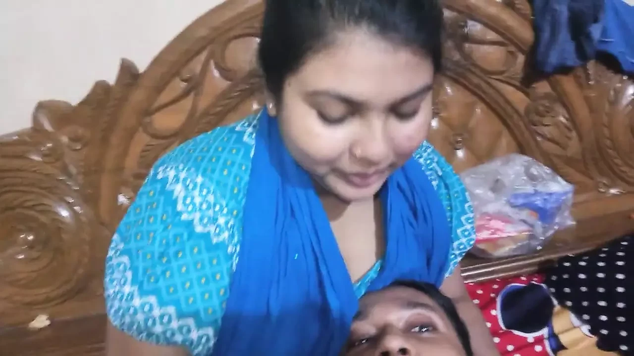 夫妇 masti vlog 丈夫妻子亲吻夫妇 masti vlog 频道直播