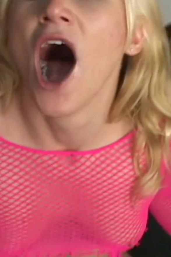 음란한 금발을 위한 자지의 더블 복용량