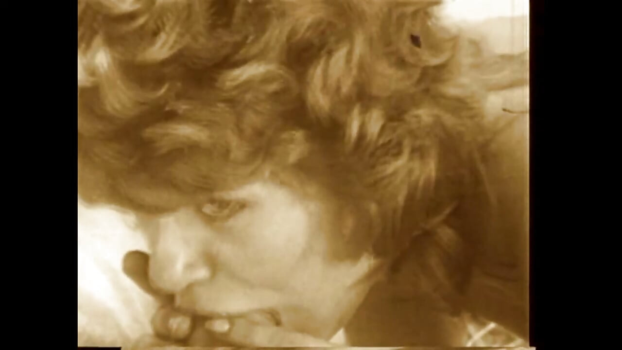 Na grama queimando folhagem