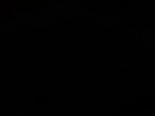 عاهرة لاتينية ساخنة تداعب كسها العصير