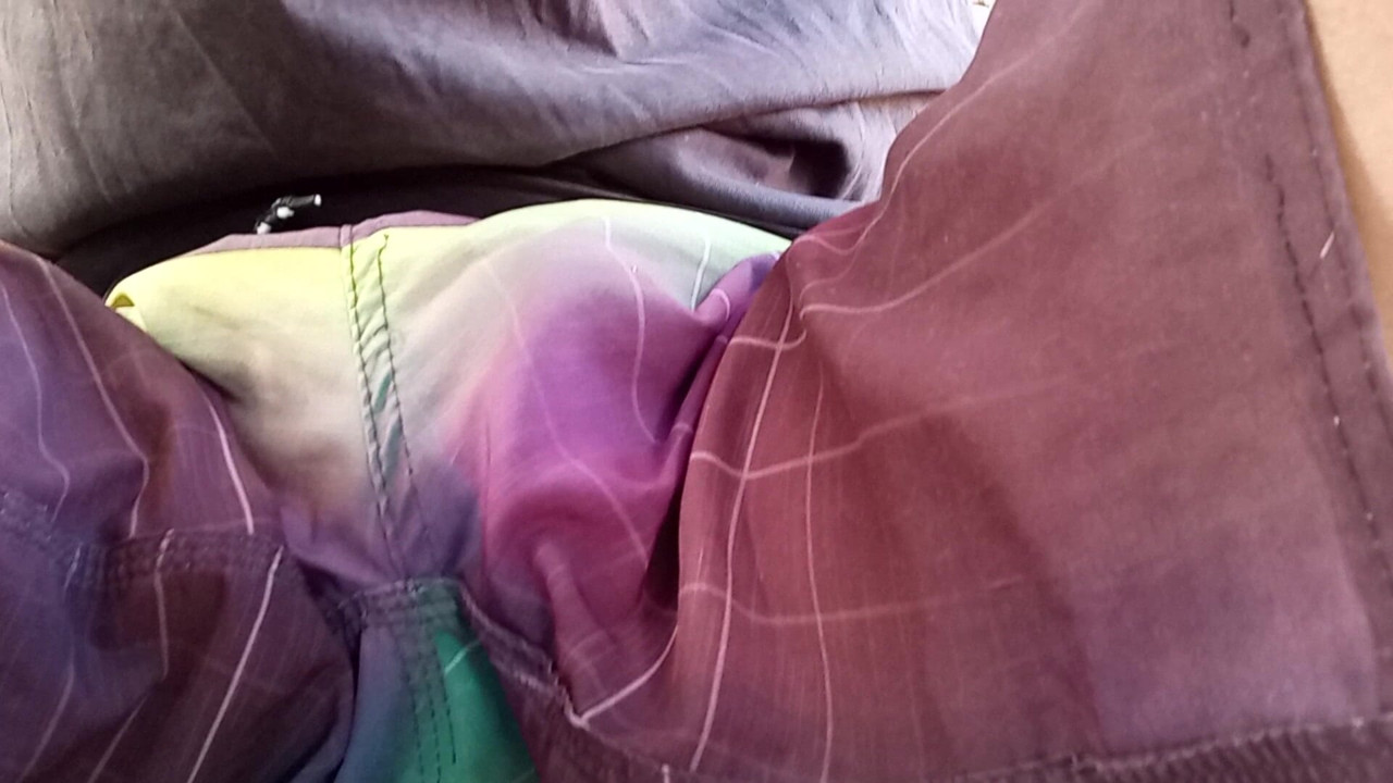 Dat is gewoon een zicht op de maat die onder de broek 😜 zit