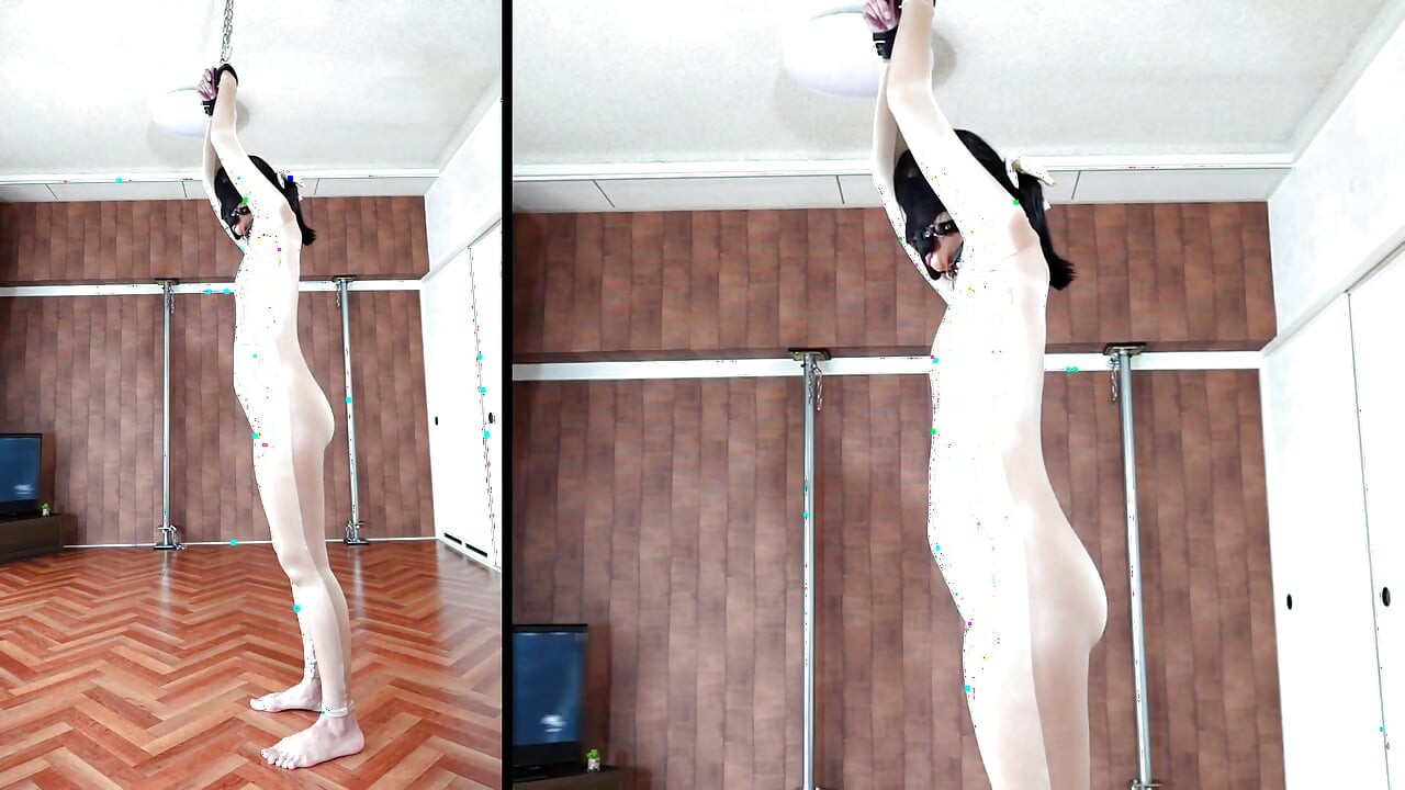 กระตุ้นความสุขสามจุดที่ไม่มีกางเกงในและไม่มีเสื้อชั้นใน